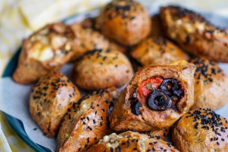 Siyez Unlu Mayasız Poğaça tarifi