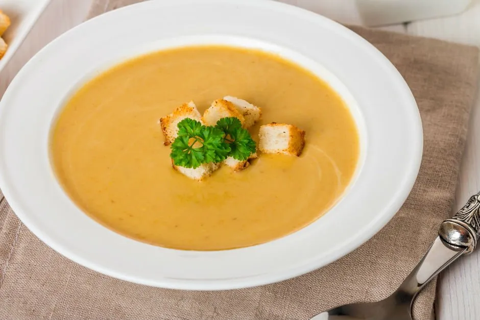 Soslu Mercimek Çorbası tarifi