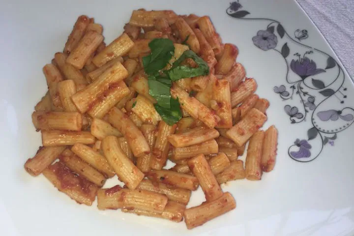 Domatesli Soya Soslu Makarna tarifi