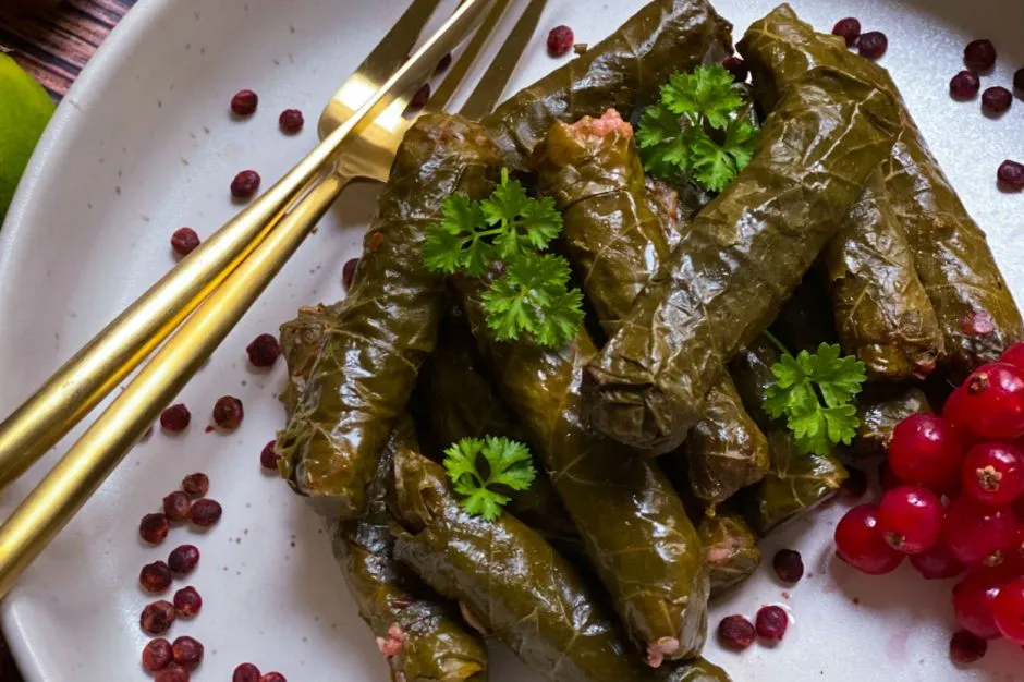 Sumaklı Yaprak Sarması tarifi