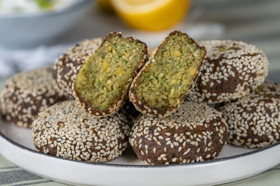 Susamlı Falafel tarifi