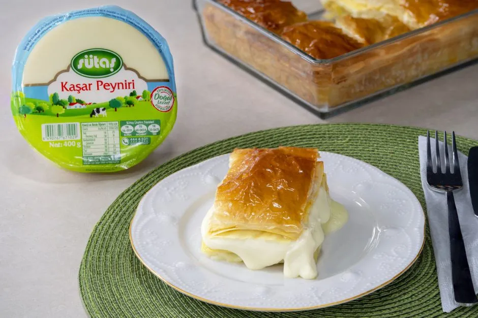 Kaşarlı Makarna Böreği tarifi