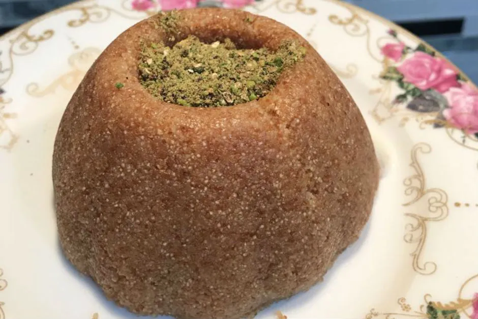 Kolay Sütlü İrmik Helvası tarifi
