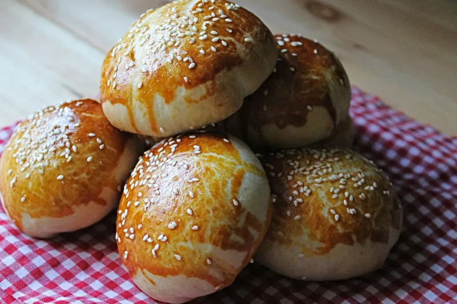 Tam Ölçülü Sütlü Poğaça tarifi