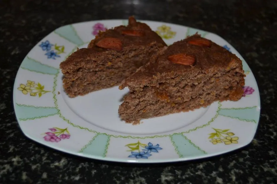 Sütsüz Kuru Meyveli Kek tarifi