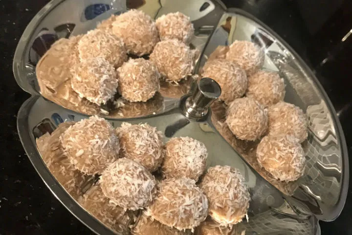 Tahinli Badem Topları tarifi