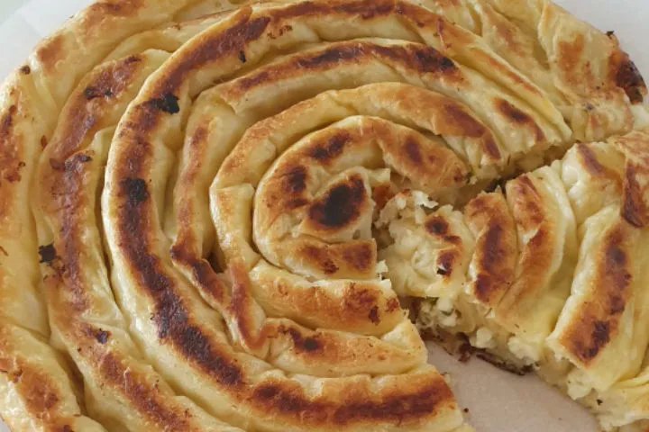 Peynirli Tava Böreği tarifi