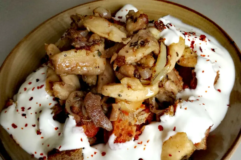 Tavuklu Bayat Ekmek Kebabı tarifi