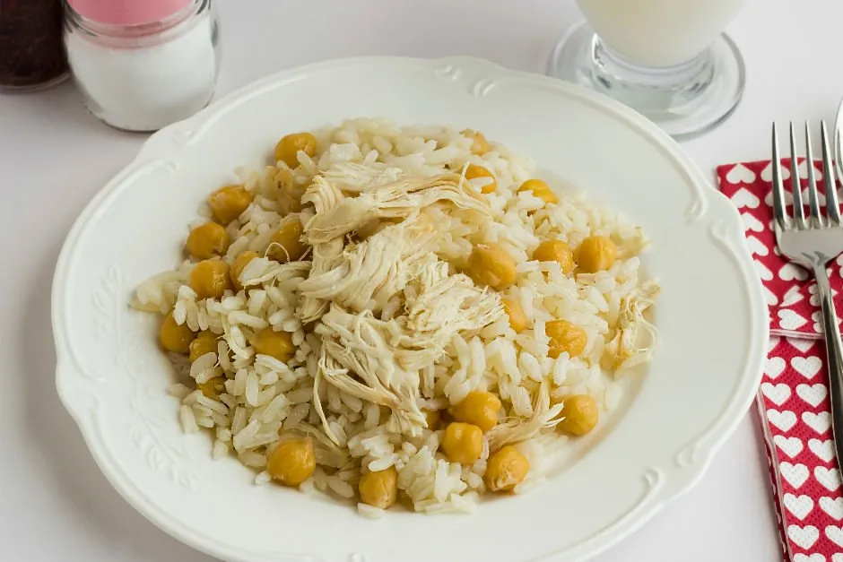 Tavuklu Nohutlu Pilav tarifi