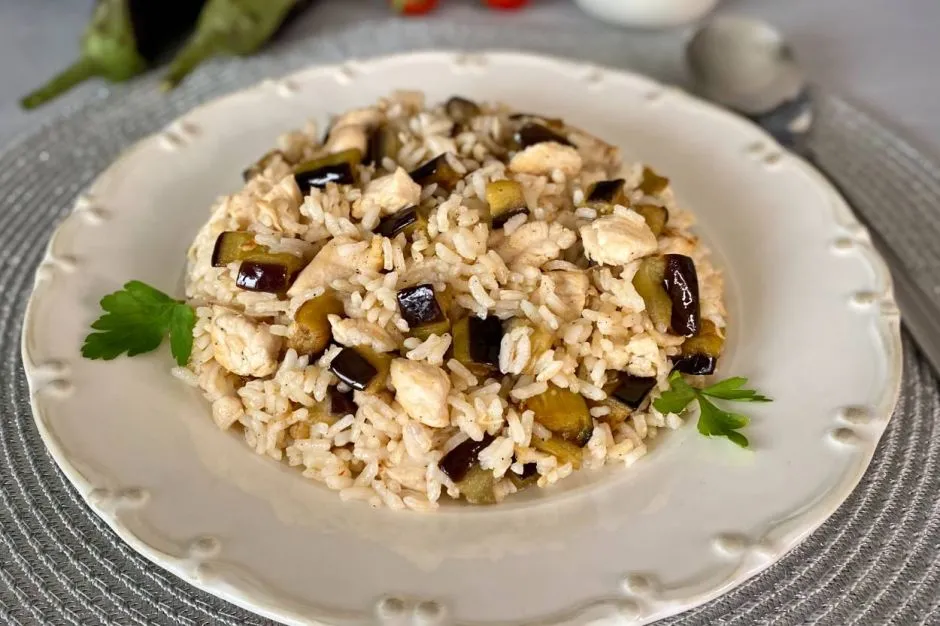 Tavuklu Patlıcanlı Pilav tarifi