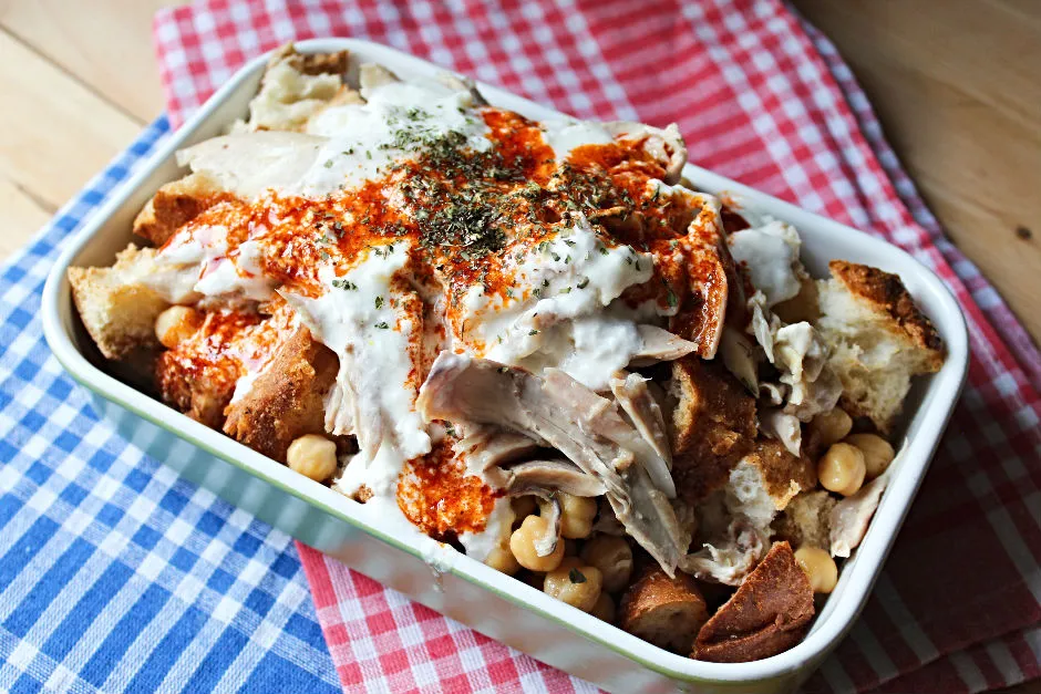 Tavuklu Pide Mantısı tarifi