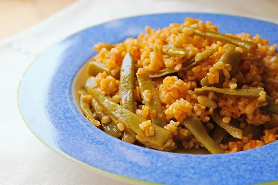 Taze Fasulyeli Bulgur Pilavı tarifi
