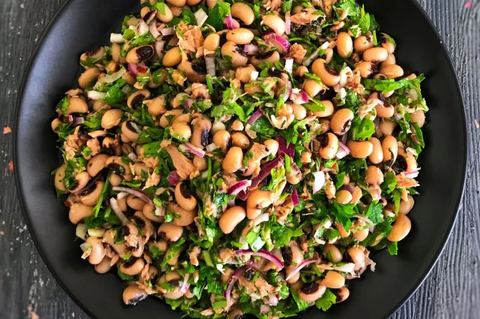 Ton Balıklı Börülce Salatası tarifi