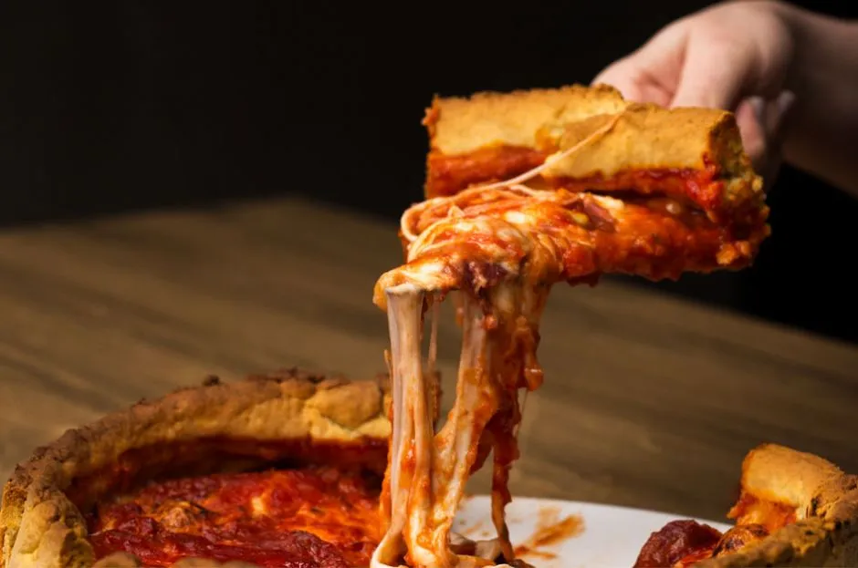 Türk İşi Deep Dish Pizza tarifi