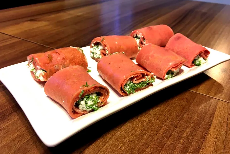 Üç Renkli Rulo Krep tarifi