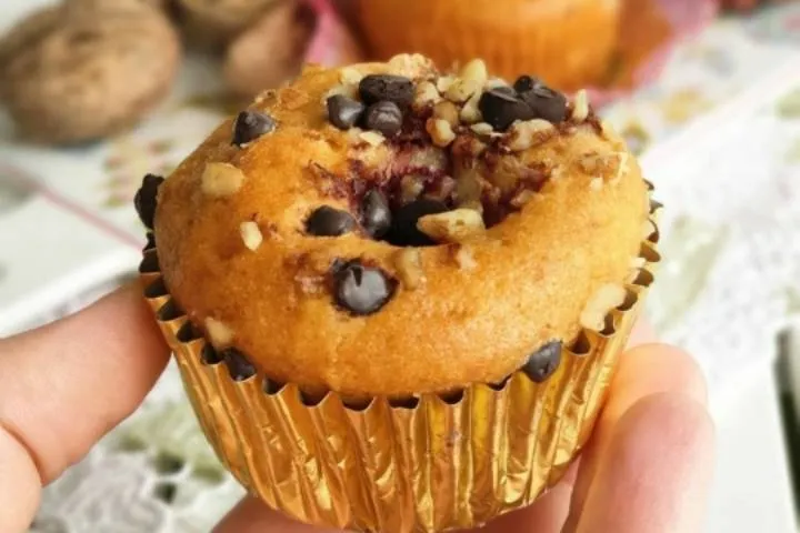 Vişneli Damla Çikolatalı Muffin tarifi