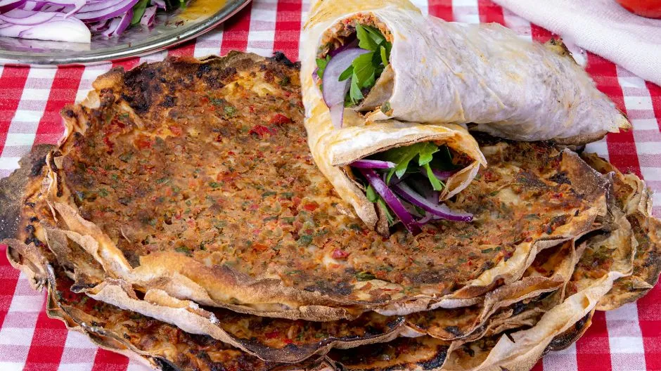 Yufkadan Lahmacun tarifi