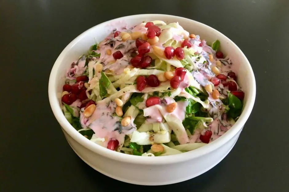 Yeşil Elmalı Beyaz Lahana Salatası tarifi