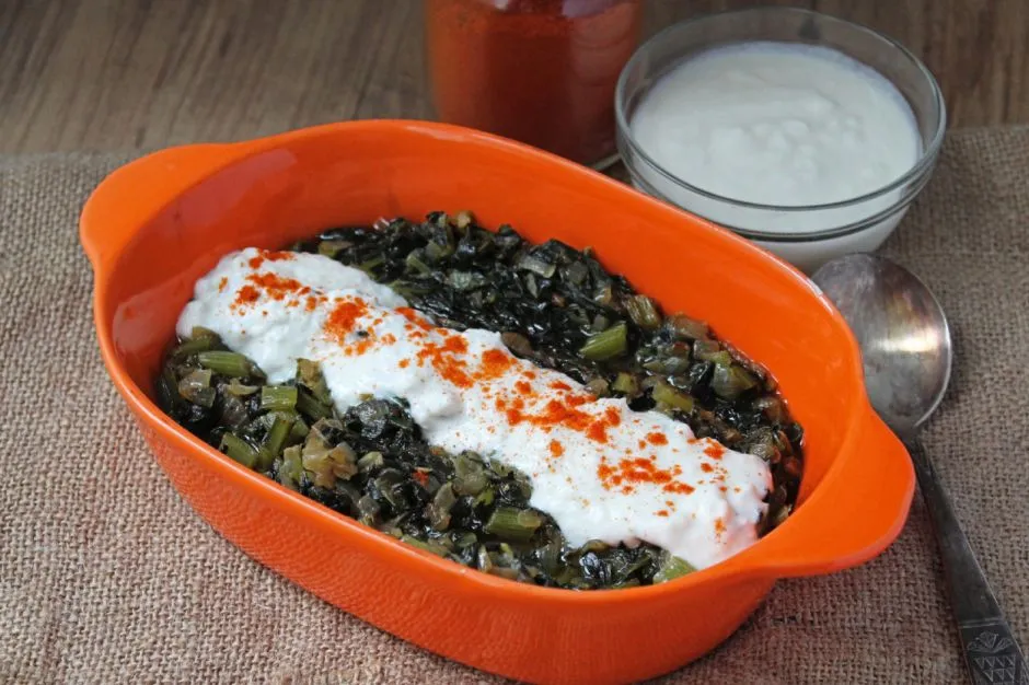 Yoğurtlu Pazı Kavurması tarifi