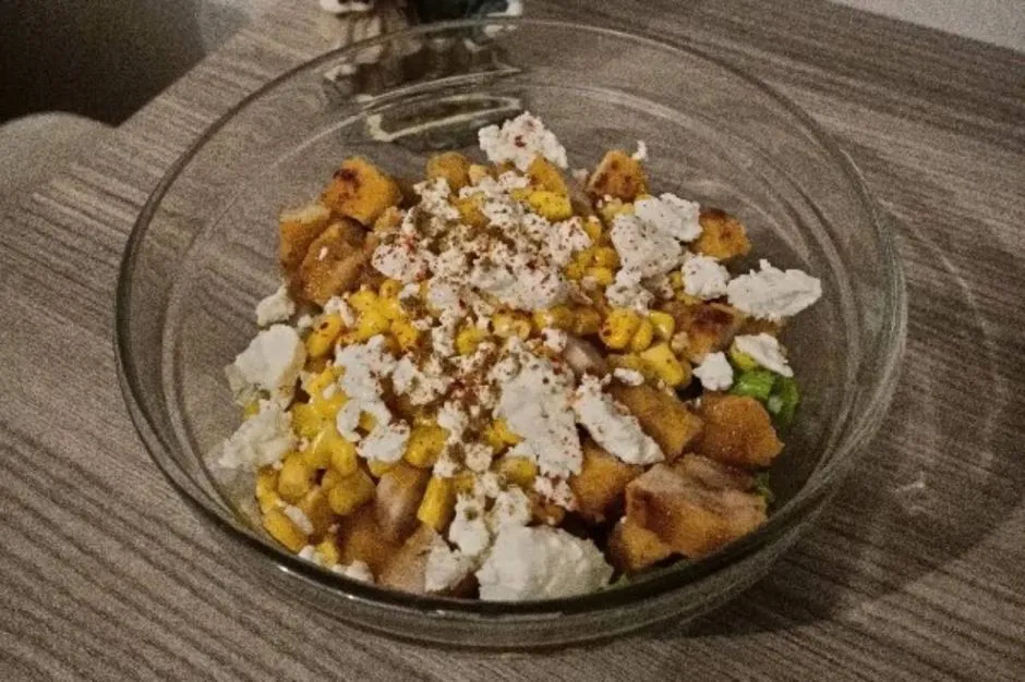 Yoğurtsuz Sezar Salatası tarifi