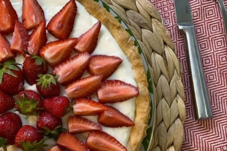 Yumuşacık Çilekli Tart tarifi