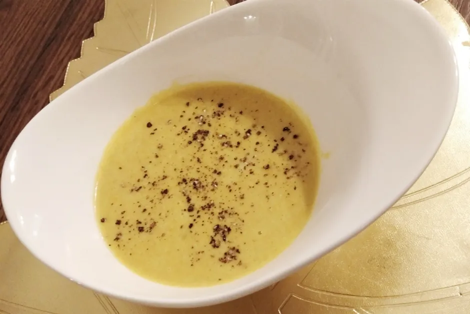 Zerdeçallı Nohut Çorbası tarifi