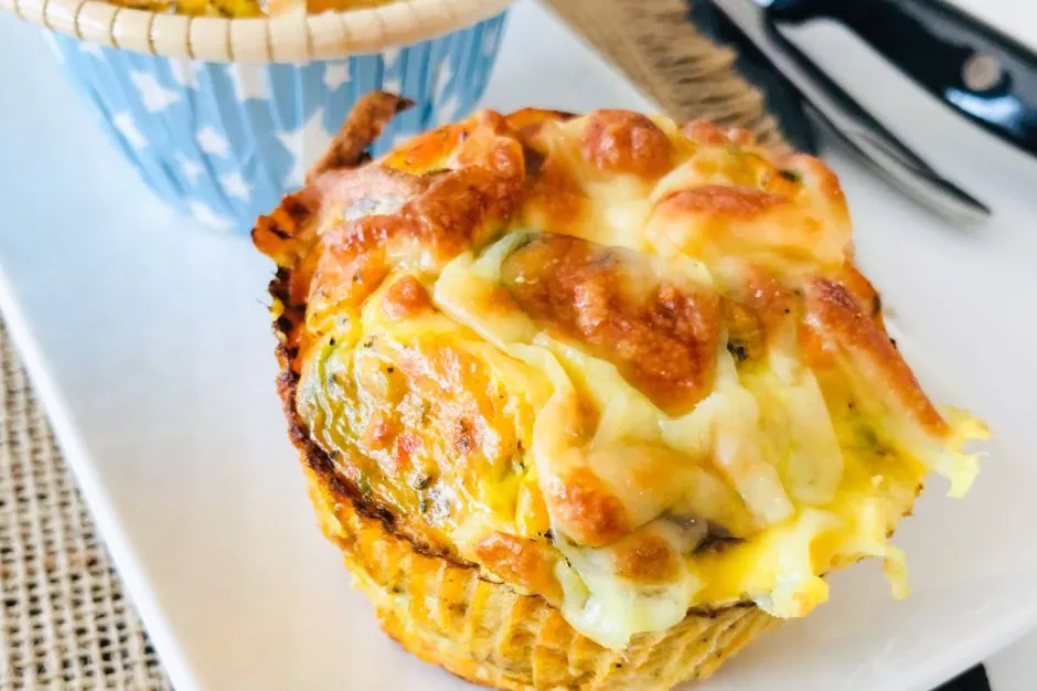 Zeytinli Avokadolu Tuzlu Muffin tarifi
