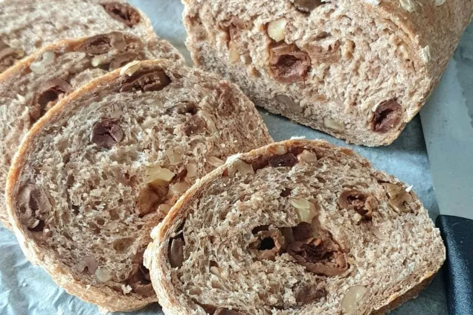 Zeytinli ve Cevizli Baton Ekmek tarifi