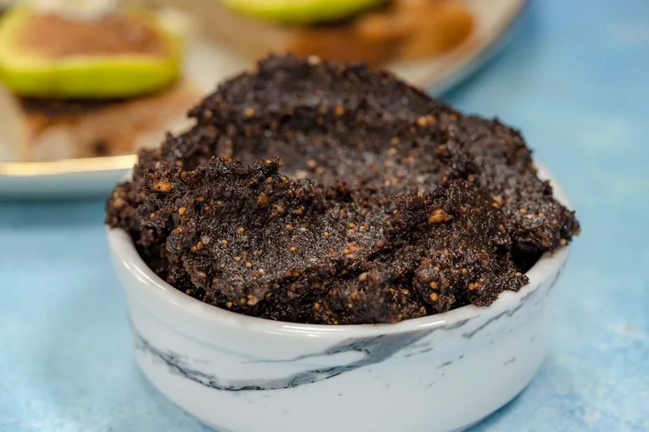 İncirli Zeytin Ezmesi tarifi